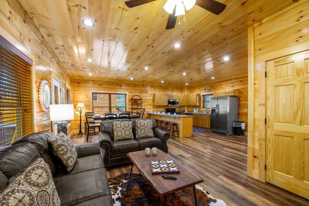 5Bd5B Escape Cabin With 2 Hottubs, Thtr &Game Rm,1Mi To The Parkway! 4Mi To Dollywood - Spring Deal Пиджен Фордж Екстериор снимка