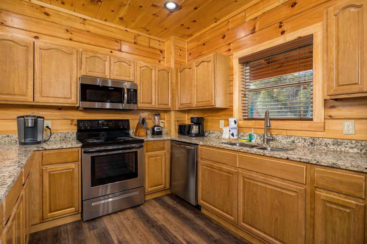5Bd5B Escape Cabin With 2 Hottubs, Thtr &Game Rm,1Mi To The Parkway! 4Mi To Dollywood - Spring Deal Пиджен Фордж Екстериор снимка