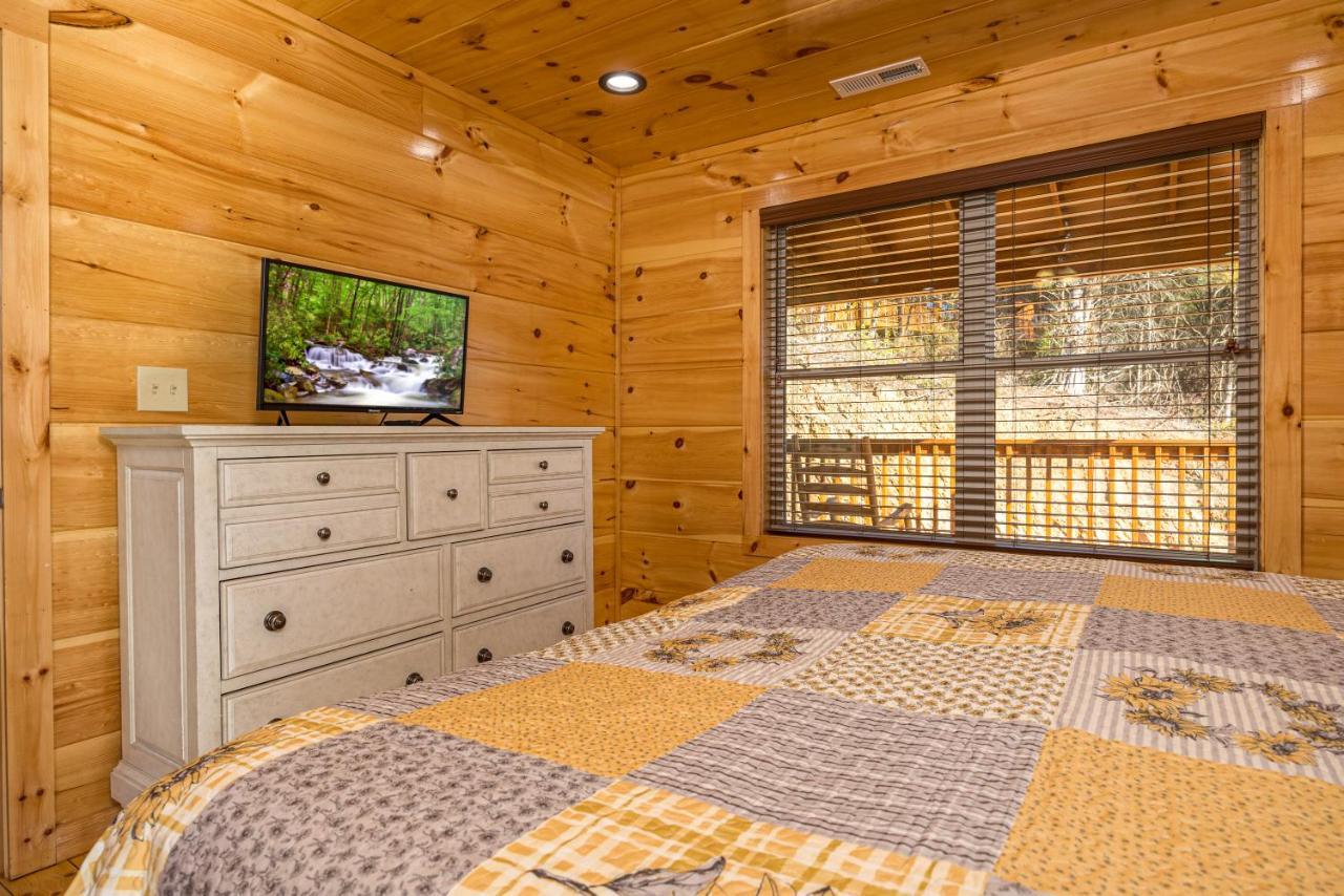 5Bd5B Escape Cabin With 2 Hottubs, Thtr &Game Rm,1Mi To The Parkway! 4Mi To Dollywood - Spring Deal Пиджен Фордж Екстериор снимка