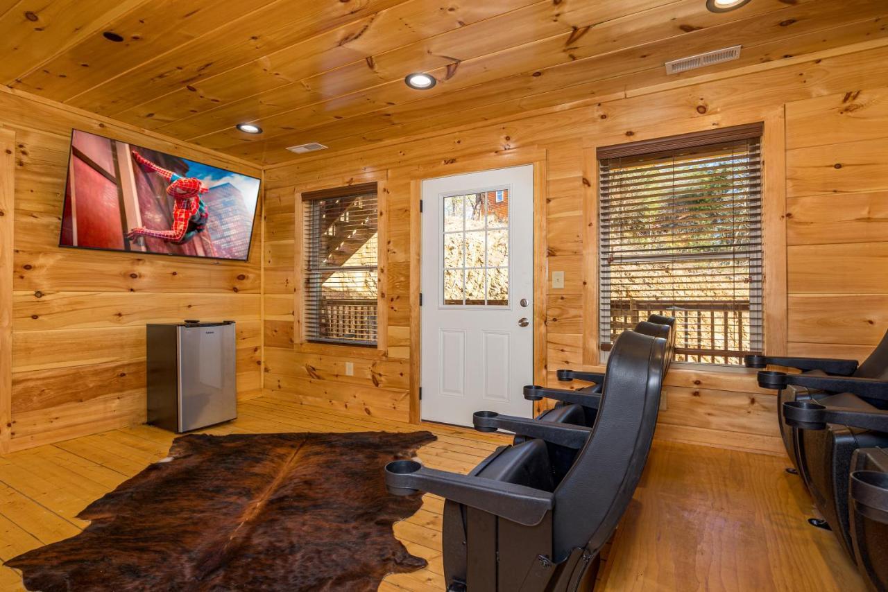 5Bd5B Escape Cabin With 2 Hottubs, Thtr &Game Rm,1Mi To The Parkway! 4Mi To Dollywood - Spring Deal Пиджен Фордж Екстериор снимка
