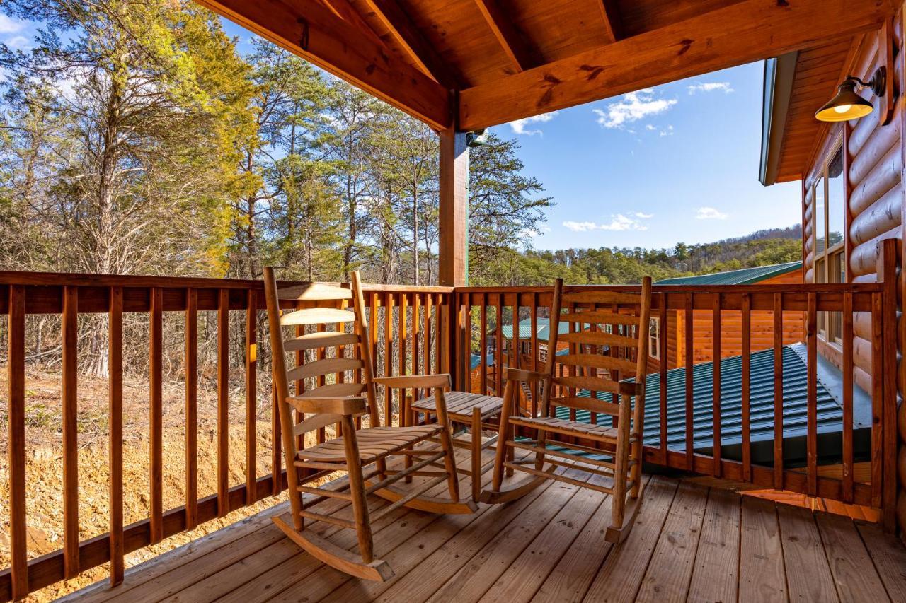 5Bd5B Escape Cabin With 2 Hottubs, Thtr &Game Rm,1Mi To The Parkway! 4Mi To Dollywood - Spring Deal Пиджен Фордж Екстериор снимка