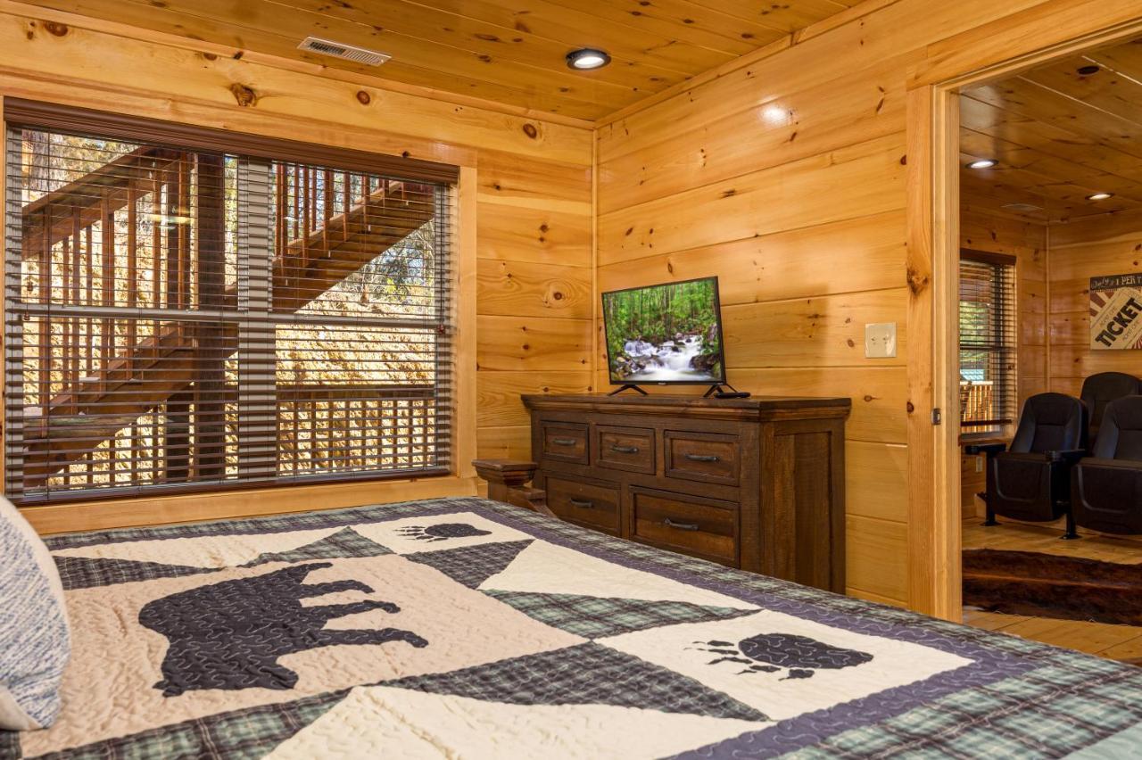 5Bd5B Escape Cabin With 2 Hottubs, Thtr &Game Rm,1Mi To The Parkway! 4Mi To Dollywood - Spring Deal Пиджен Фордж Екстериор снимка