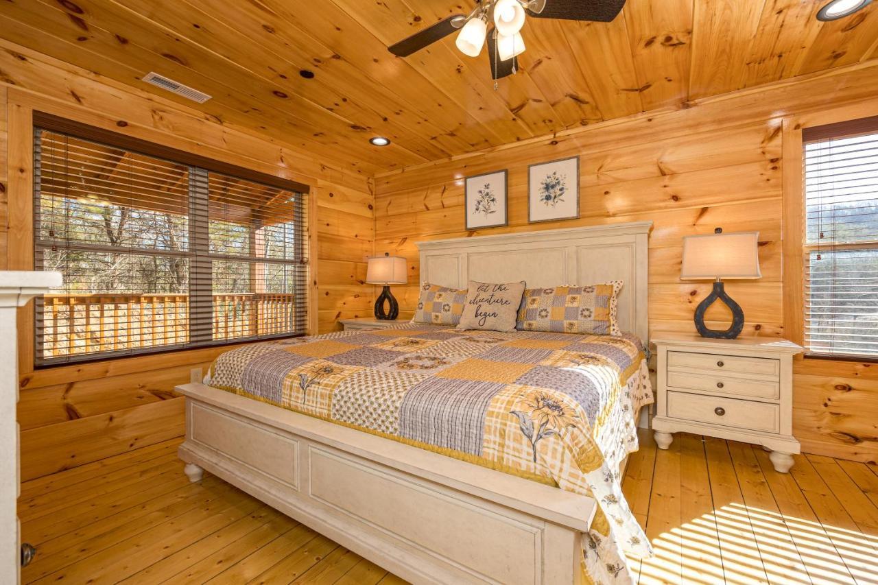 5Bd5B Escape Cabin With 2 Hottubs, Thtr &Game Rm,1Mi To The Parkway! 4Mi To Dollywood - Spring Deal Пиджен Фордж Екстериор снимка