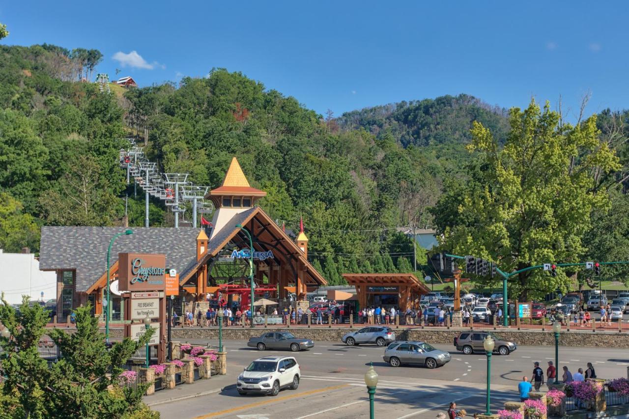 5Bd5B Escape Cabin With 2 Hottubs, Thtr &Game Rm,1Mi To The Parkway! 4Mi To Dollywood - Spring Deal Пиджен Фордж Екстериор снимка